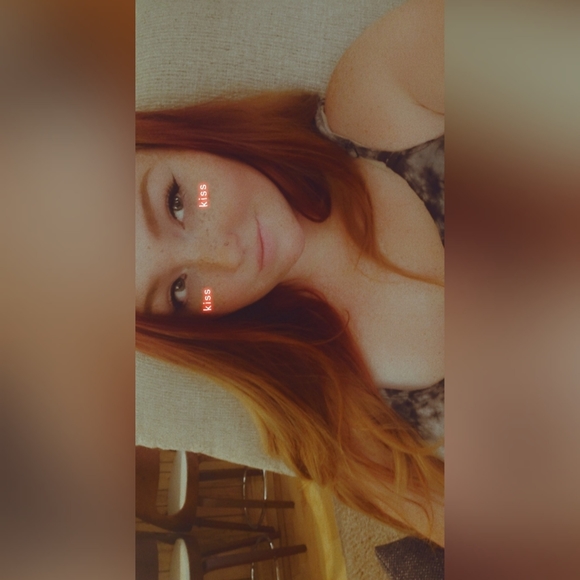 Meet your Posher, Lara - Picture 2 of 6